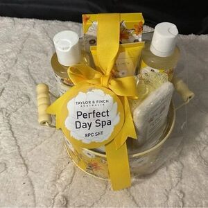 Taylor & Finch Australia Perfect Day Spa 8-Piece Set - Yellow NIB NWT